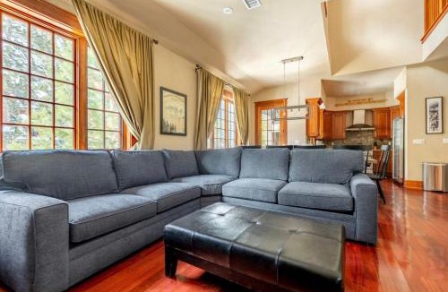 Mammoth Lakes Villa | Magnolia Lodge 1