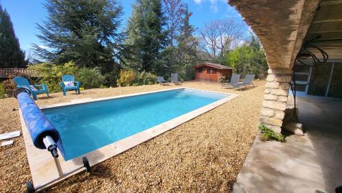 Saint-Saturnin-les-Apt House | Maison avec piscine chauffée, centre village