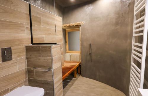 Valence Bed & Breakfast | Maison de la Pra