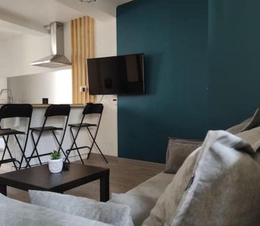 Lambesc Apartment | Maison de village avec exterieur