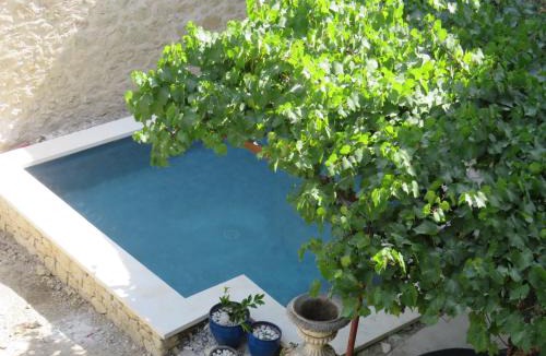 Cabrieres-dʼAigues Bed & Breakfast | Maison Lou Roucas