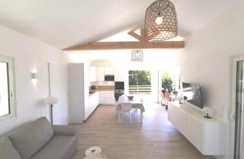 La Croix-Valmer Villa | Maisonnette avec 2 chambres climatisée en face de la plage de Gigaro