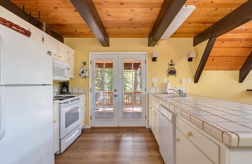Arnold Ski Chalet | Mama Bear's Cabin- Blue Lake Springs/Bear Valley