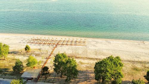 Paralia Ofryniou Apartment | Mareleon Camping