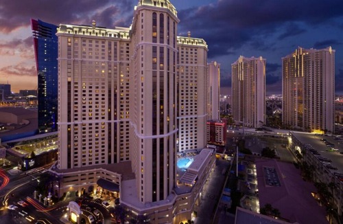 Las Vegas Villa | Marriott Master w/Kitchen NO RESORT FEE FREE VALET PARKING STEPS FROM STRIP