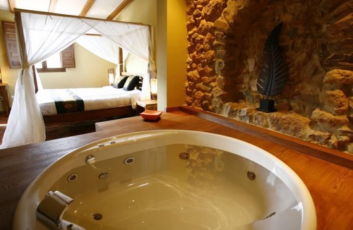 Castellnovo Hotel | Masía Durbá Hotel B&B