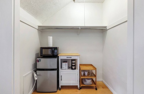 Mar Vista Apartment | Mclaughlin 4 - Studio for simple living