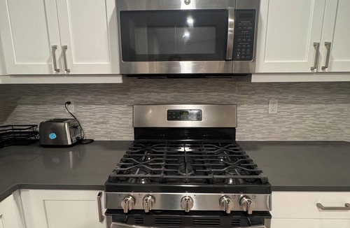Beverly Hills Apartment | Modern 2BD Next to The Grove