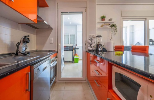 Roldan House | Modern 3 bedroom Town House MA14LT