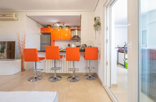 Roldan House | Modern 3 bedroom Town House MA14LT