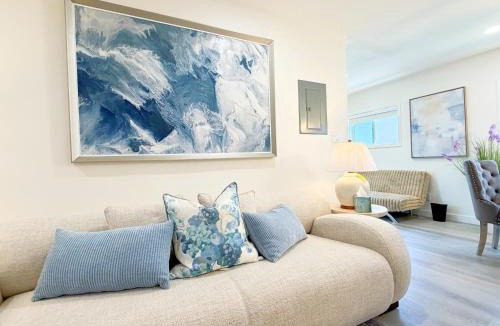 Harbor Villa | Modern Cozy Retreat 4BR 4BA Free Parking for4