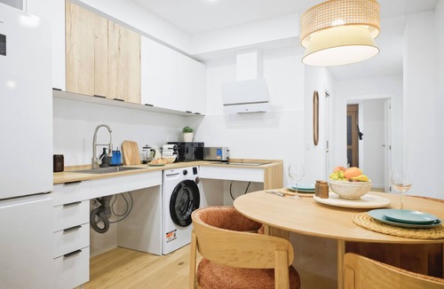 Torrefiel Apartment | Modern loft : Adapted : Smart TV : Air conditioning : 3 people : Air conditioner