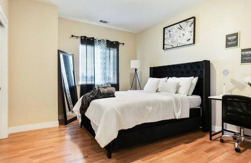 Merced Apartment | Modern Luxury Suite