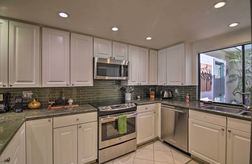 Sunrise Villas House | Modern Palm Springs Gem - Pool Access & Mtn Views