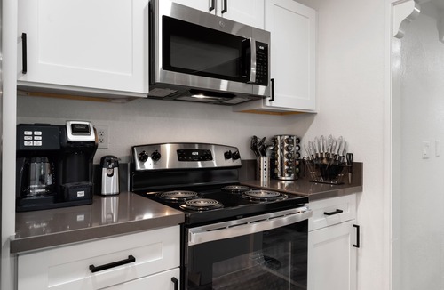 Citrus Heights House | Modern Pristine Comfortable 3BD/2BA Home W/POOl