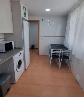 La Algaba Apartment | Moderno Apartamento 3 dormitorios y piscina