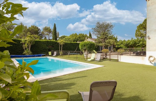 Chateaurenard Villa | Monte Leon, a beautiful holiday home for 8 people in Provence with private pool