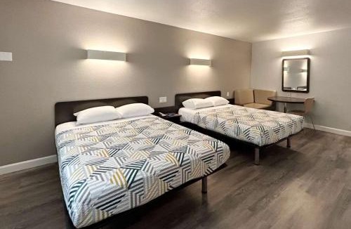Sherwood Forest and Thistle Development Hotel | Motel 6-Anaheim, CA