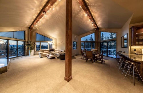 Lower Kingsbury House | Mountain Escape | Decks-EV Charger-Spa | Sleeps 10