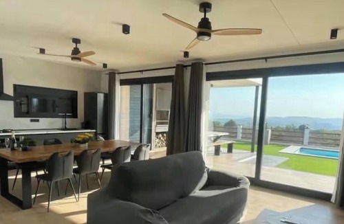 Pozo Alcon Cottage | Mountain experience with pool and BBQ in Pozo Alcón