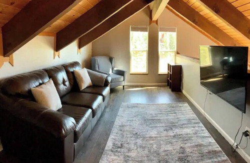 Lower Kingsbury House | *Mountain Top* PANORAMIC LAKE VIEW - Monthly