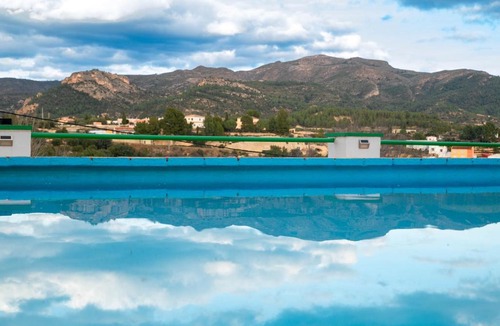 Calles Villa | Mountain View - A Peaceful Villa Retreat