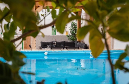 Calles Villa | Mountain View - A Peaceful Villa Retreat