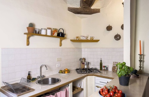 Lucignano Apartment | Mulberry Tree House