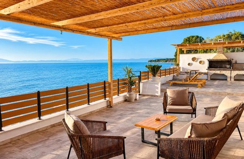 Megalos Prinos Apartment | Navis Luxury