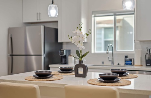 Vernon House | NEW! Koreatown+Universal Studios