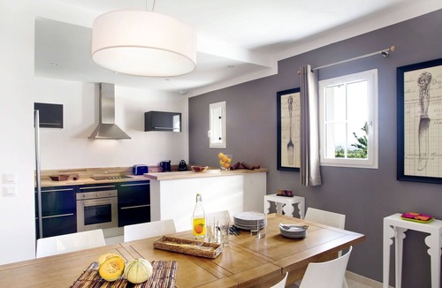 Saint-Saturnin-les-Apt House | Nice apartment in villa with WIFI, private pool, A/C, TV, terrace and pets allowed
