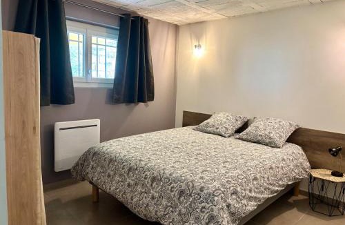 Chateauneuf-du-Rhone Apartment | Nice App Private Parking, Garden, Furnished Terrace