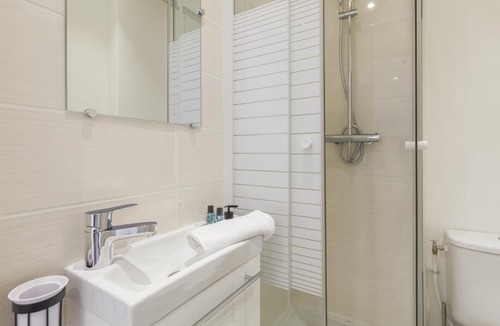 Lodi Apartment | Nice three piece for 4 MARSEILLES