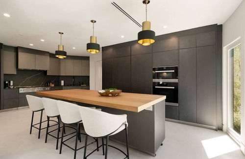 Brentwood House | Noble Crest