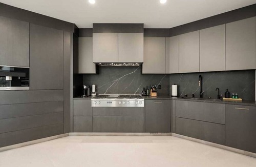 Brentwood House | Noble Crest