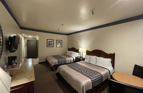 Oak View Hotel | Oakridge Inn