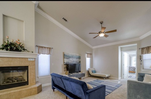 Redding House | *Oasis with breathtaking pool*4 bedrooms /Sleeps 10