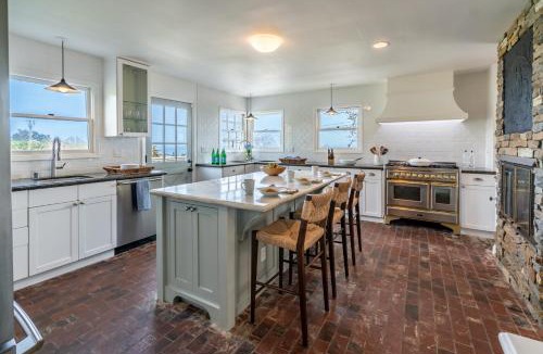 Summerland Villa | Ocean Breeze Abode and Bungalow by Paradise Retreats