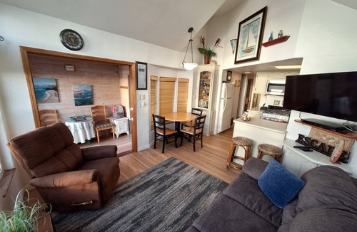 Smith River Cabin | Ocean Front Cabin 11 with Private Jacuzzi & Superb Views