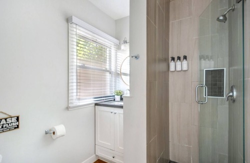 Huntington Beach Bed & Breakfast | OCEAN VIEW|Steps to the Beach, Main St. & Pac City
