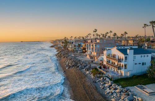 South Oceanside House | Oceanfront 3-unit complex - Private Deck - BBQ