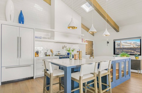 Cayucos House | Oceanfront Cayucos Home + On the Sand + Firepit + Views + Steps to Cayucos Pier