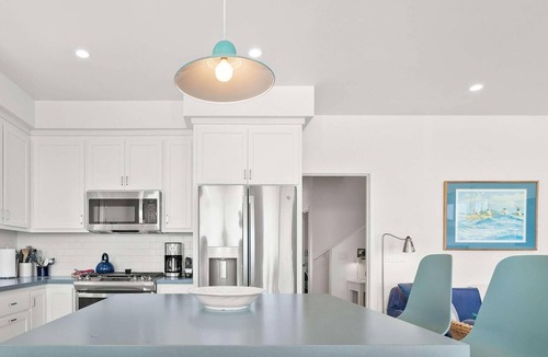 Eastside Santa Cruz House | Oceanfront Harbor House