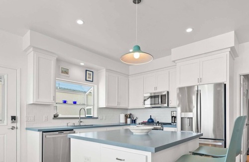 Eastside Santa Cruz House | Oceanfront Harbor House