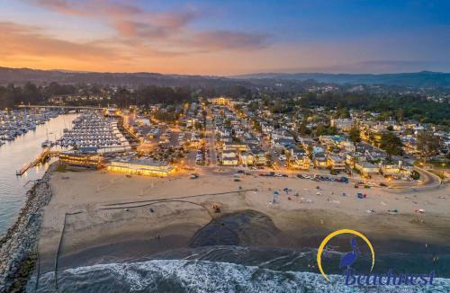 Eastside Santa Cruz House | Oceanfront Harbor House