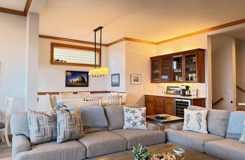 Seaside House | Oceanfront Home with 4 Suites