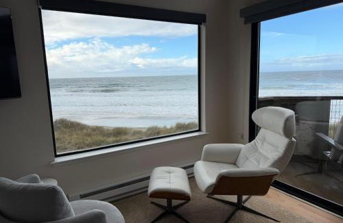 Pajaro Dunes Apartment | Oceanfront Top Floor Premium One Bedroom, Incredible Panoramic View of Monterey Bay!