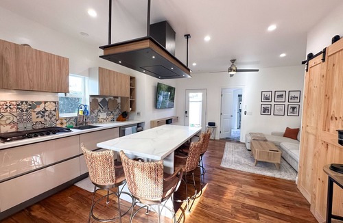 South Oceanside House | Oceanside Rooftop Retreat Sleeps 4