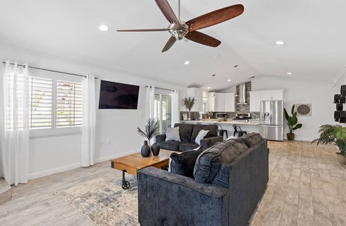 Tehachapi House | Off the grid 2-bedroom home with garden room