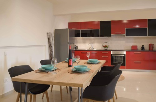 Agios Nikolaos Town Apartment | Oikies. Luxury Apartment with Sea View | private free parking area